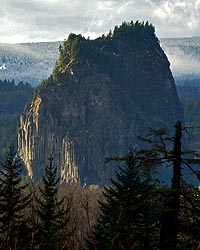 Present-day view of Beacon Rock from the Oregon side