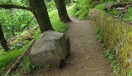 The convenient boulder that recently appeared on Trail 400, above Horsetail Falls - the work of man or nature?