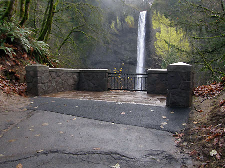 The revamped upper viewpoint platform is a major upgrade, albeit marred by the ugly approach on a steep, outmoded old trail