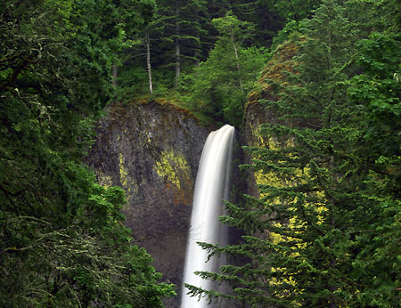 Latourell Falls from the new wayside plaza