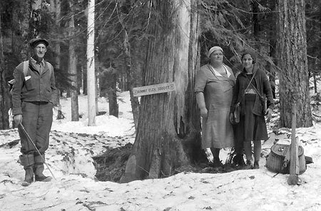 Snow at the lake? Not unusual in early summer  (Source: Hood River History)
