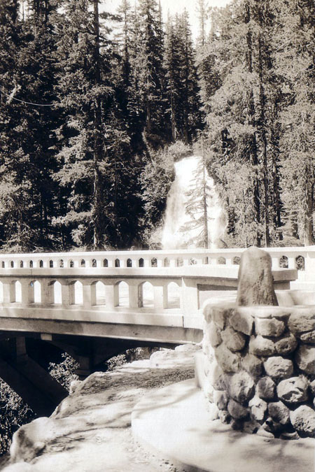 Sparkling new Sahalie Falls bridge and fountain in the early 1930s