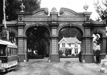 Mountain View Cemetery in Oakland, resting place of the Angwins (Wikimedia)