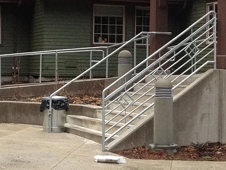 Nothing like the sight of a trashcan to say "welcome to Mount Hood!"