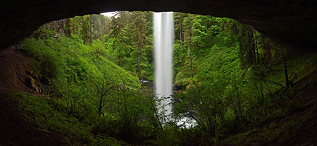 The amazing, national-park-quality amphitheater behind North Falls