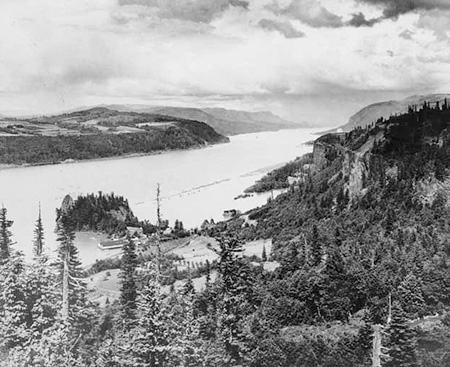 Early 1900s view of Crown Point, Echo Bay, Rooster Rock and the salmon cannery from Chanticleer Point.