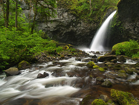 18dMiddleOneontaFalls2006