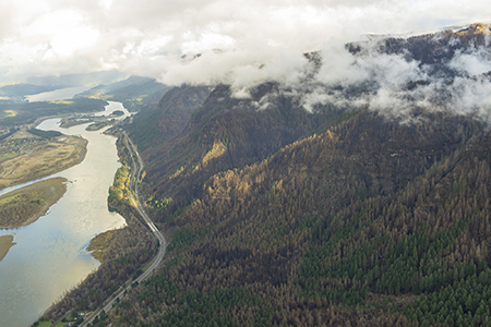 01aColumbiaRiverBonnevilleFromAinsworthArea