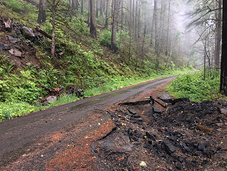 MemalooseRoadBoulder02